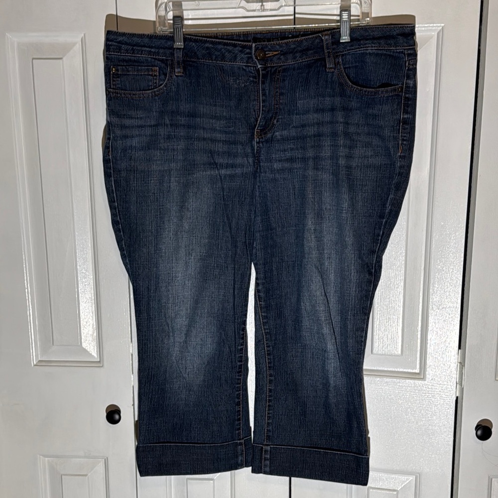 Apt. 9 Blue Ankle Capri Jeans